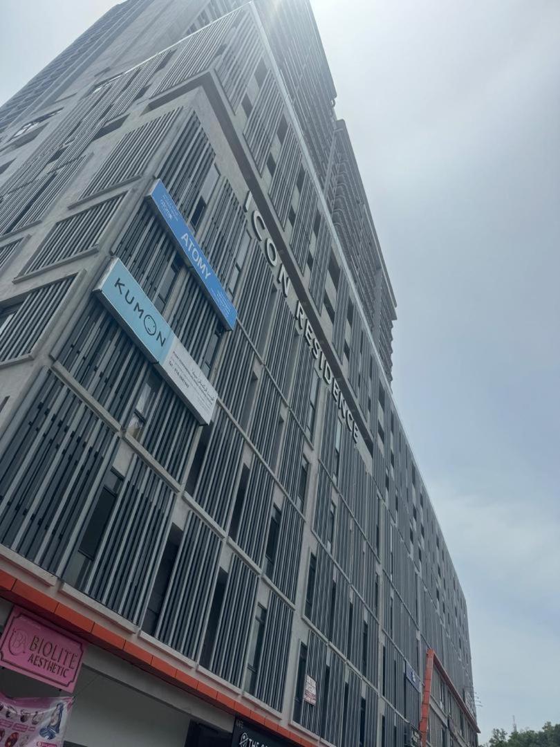 Lägenhet på 1000 m² i Batu Burok, med 3 sovrum och 2 badrum  Kuala Terengganu Exteriör bild