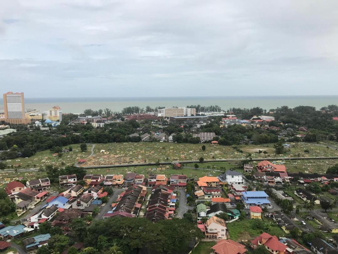 Lägenhet på 1000 m² i Batu Burok, med 3 sovrum och 2 badrum  Kuala Terengganu Exteriör bild
