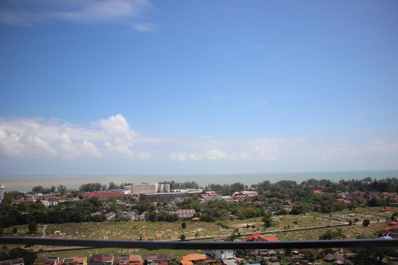 Lägenhet på 1000 m² i Batu Burok, med 3 sovrum och 2 badrum  Kuala Terengganu Exteriör bild