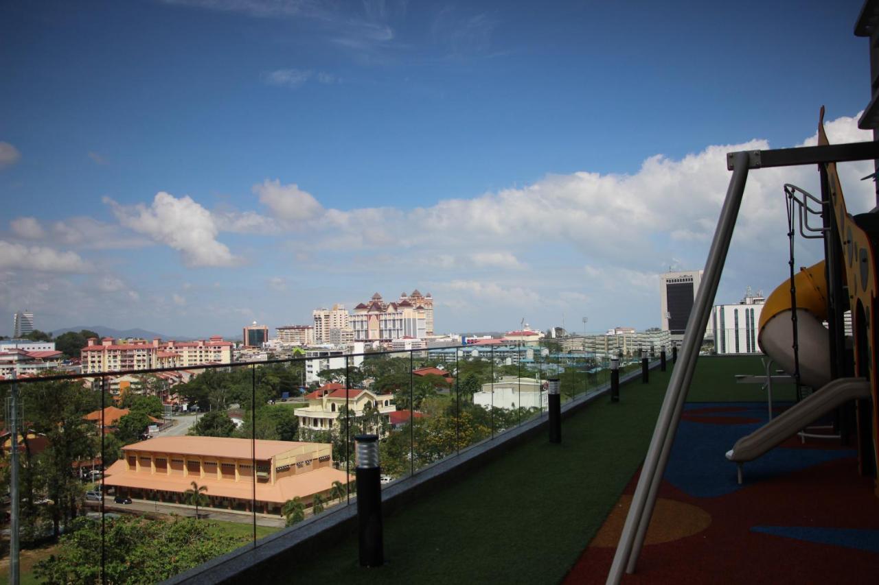 Lägenhet på 1000 m² i Batu Burok, med 3 sovrum och 2 badrum  Kuala Terengganu Exteriör bild